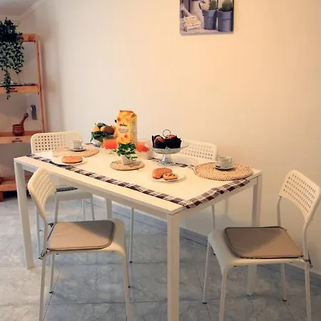 Rara Domus Couette-café Pompéi