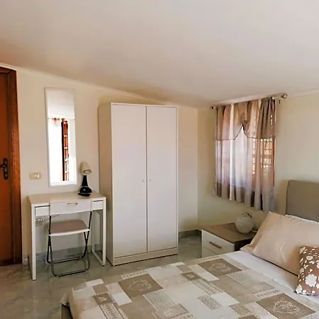 Rara Domus 3*
