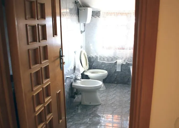 Rara Domus Oda ve Kahvaltı Pompei